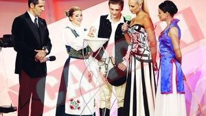Iulia Vantur si Stefan Banica Jr. dau startul cu Bollywood