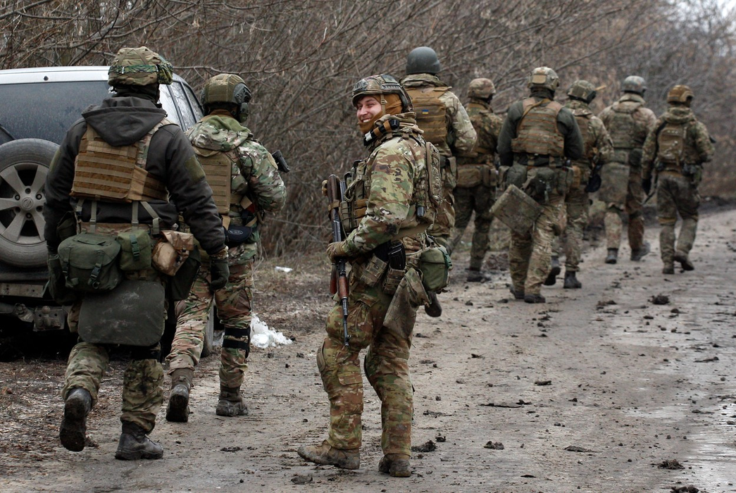 Militarii ucraineni se pregătesc să respingă un atac din regiunea Ucrainei Lugansk pe 24 februarie 2022. (Sursa foto: profimedia.ro)