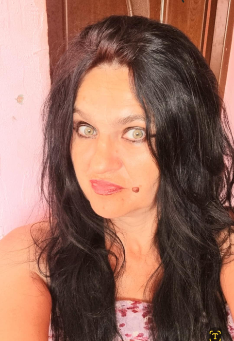 Ana Maria Țerbea abia așteaptă să-și reîntâlnească fratele, care a promis că în vară va veni în țară foto: arhivă personală