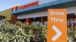 Popeyes România deschide primul restaurant de tip Drive-Thru din țară
