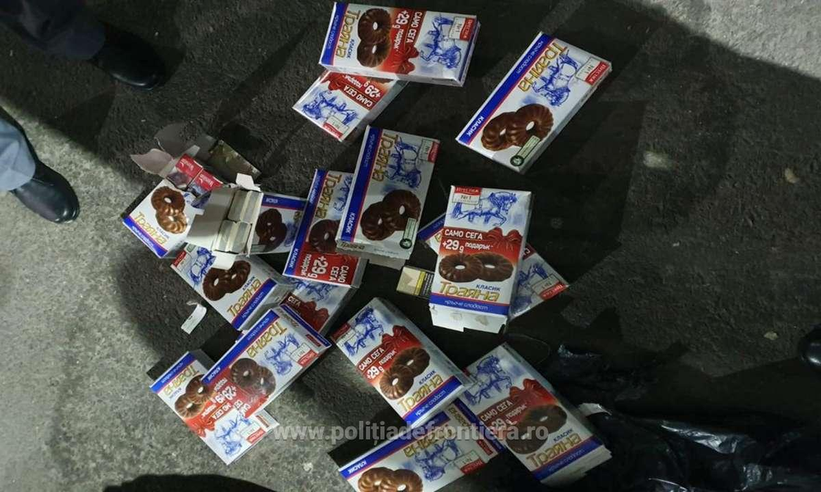 Inventivitate fără limite! Ce a ascuns un bulgar în zeci de cutii de ciocolată pe care plănuia să le ducă în Germania