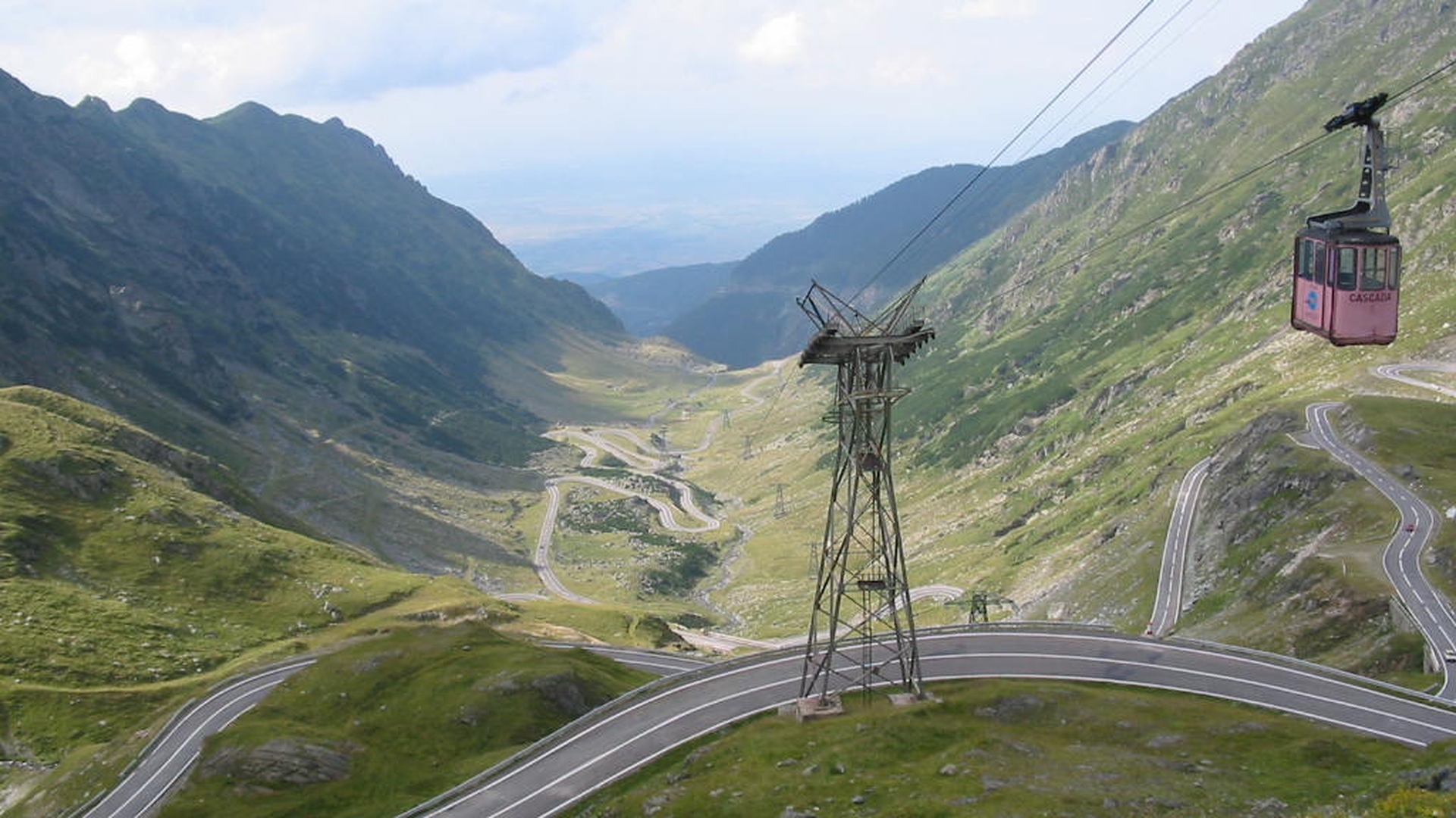 Defecţiune tehnică, dar şi eroare umană, cauzele accidentului de telecabină de la Bâlea