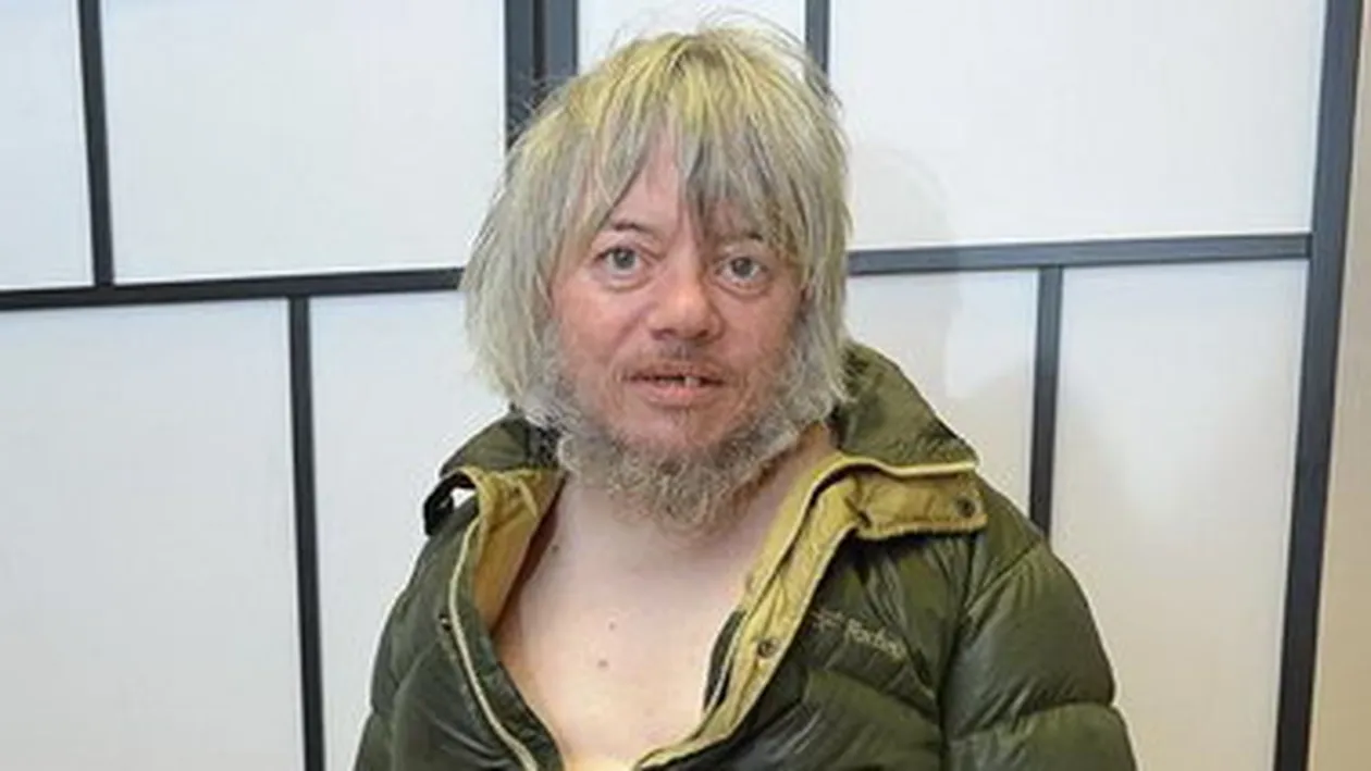 Incredibila transformare a unui boschetar! Cum pot să te schimbe o frizură potrivită şi nişte haine spălate!