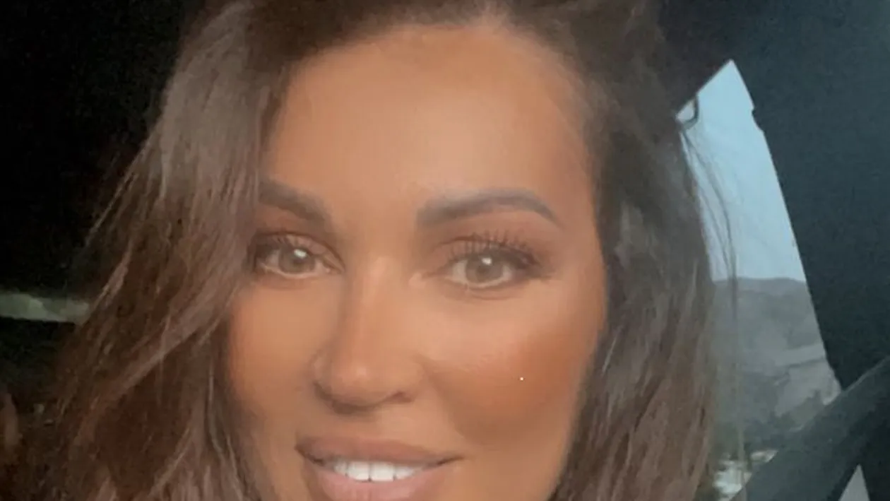 În ipostaza aceasta n-ai văzut-o până acum! Cum s-a fotografiat Nicoleta Luciu