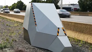 Radarul mobil care face ravagii pe autostrăzi! Este antiglonţ şi poate fi controlat prin telecomandă