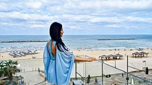 FOTO / Corina Caragea, răsfăţată într-o vacanţă exotică! A îmbrăcat costume de baie sexy, însă atenţia a fost la un detaliu intim