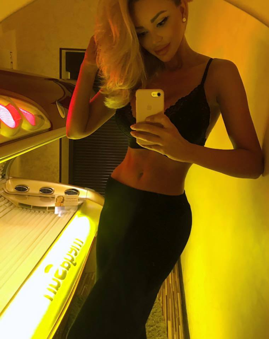 BIANCA DRĂGUŞANU a arătat tuturor cum arată o zi reală din viaţa ei! Vedeta a lăsat fiţele deoparte şi s-a pozat AŞA