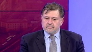 Alexandru Rafila, prima reacție după recomandarea OMS de a retesta pneumoniile suspecte de la finalul anului trecut