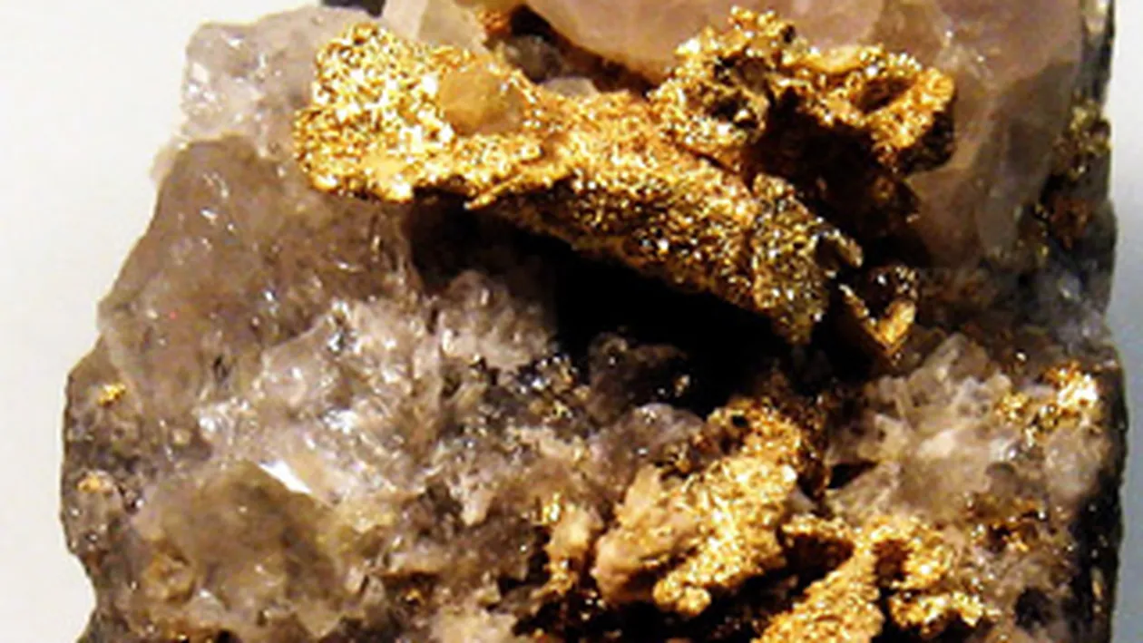 Muntii nostri aur poarta! Canadienii au descoperit o cantitate uriasa de aur intr-o mina din Hunedoara!