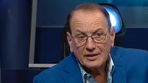 Petre Geambaşu răspunde acuzaţiilor fiului său Călin: "I-am dat două şuturi în fund. Bătaie de la mine..."