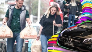 Și-a luat o decapotabilă țiplă AMG de 150.000 €!