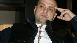 Adevărul despre tragedia care a îndoliat lumea bună a Capitalei. Era cunoscut de toate VIP-urile. ”Lordul” ajunsese piele şi os: ”Şi-a tăiat stomacul, apoi…”