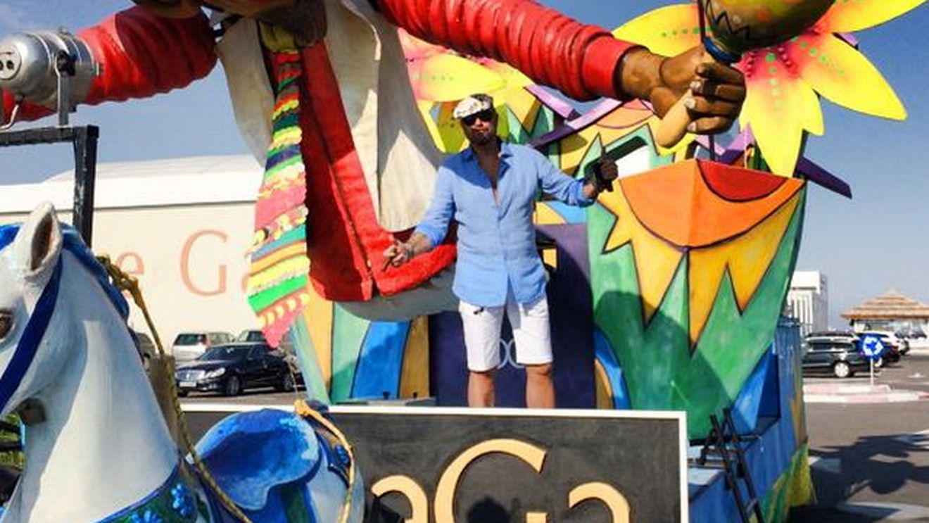 Doctorii l-au avertizat, dar el isi face de cap! Ce a facut Botezatu cu cateva minute inainte de startul carnavalului din Mamaia