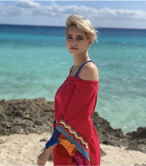 Mihai Gâdea, surpriză în public pentru soția lui după ce i-a făcut o petrecere frumoasă fiicei sale, Maisha Karina, cu ocazia majoratului