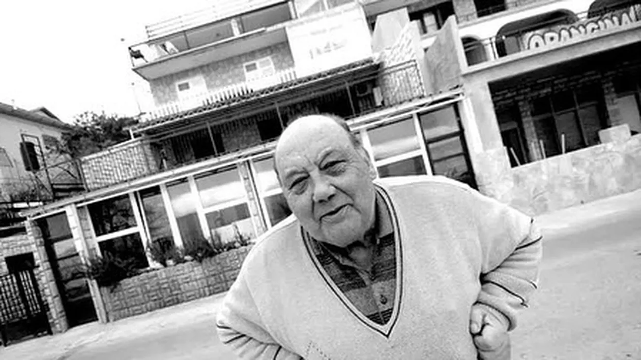 Povestea lui Frane Selak, bărbatul care ar fi păcălit moartea de 7 ori. Susține că a căzut dintr-un avion și a aterizat pe o...