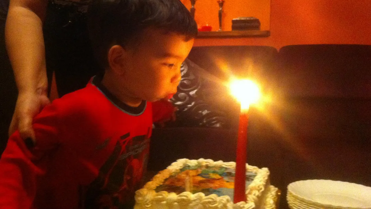 Soc! Bahmu vrea sa faca sarbatorile cu Prigoana. Este dispusa sa stea ascunsa intr-o camera de hotel!