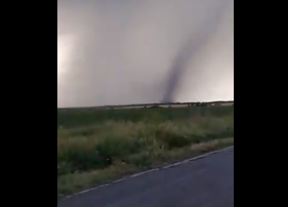 O tornadă a băgat panică în locuitorii din Galați: „Doar în filme mai vezi așa ceva!”