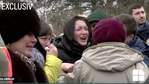 Scene zguduitoare la înmormântarea actriței ucise de soț: ”Doamne, ia-mă pe mine!”