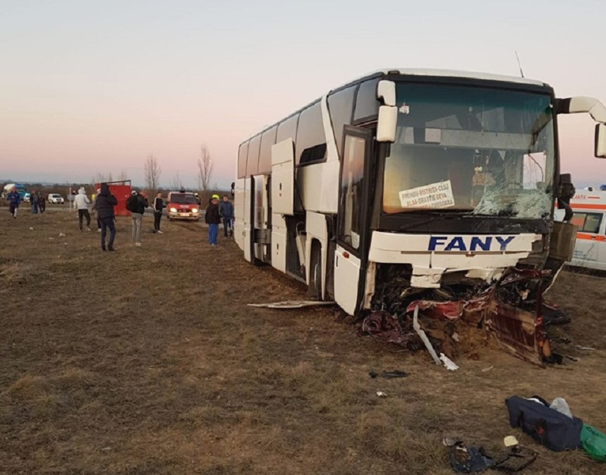 Tragedie în Timiș! Un mort și mai mulți răniți, după un accident cumplit VIDEO