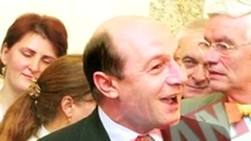 Ce-au facut Basescu si Udrea in avion spre Iasi