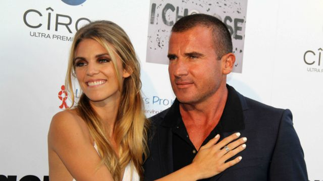 Împăcarea momentului în showbiz! Cei doi iubiți au fost surprinși în tandrețuri pe plajă