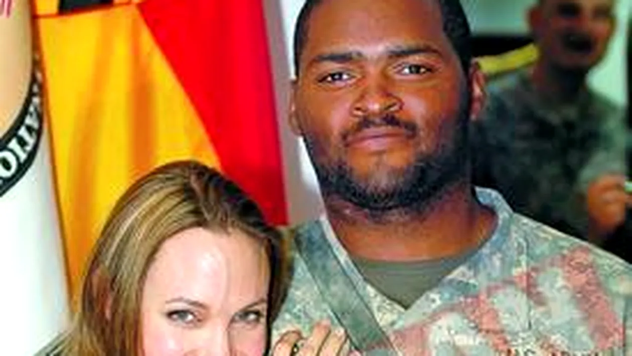 Angelina i-a consolat pe soldatii americani