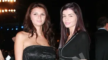 Zboara 16 ore, pe cursa Bucuresti - Los Angeles, cu genunchii la gura.  Monica si Ramona Gabor au devenit surorile economic class!