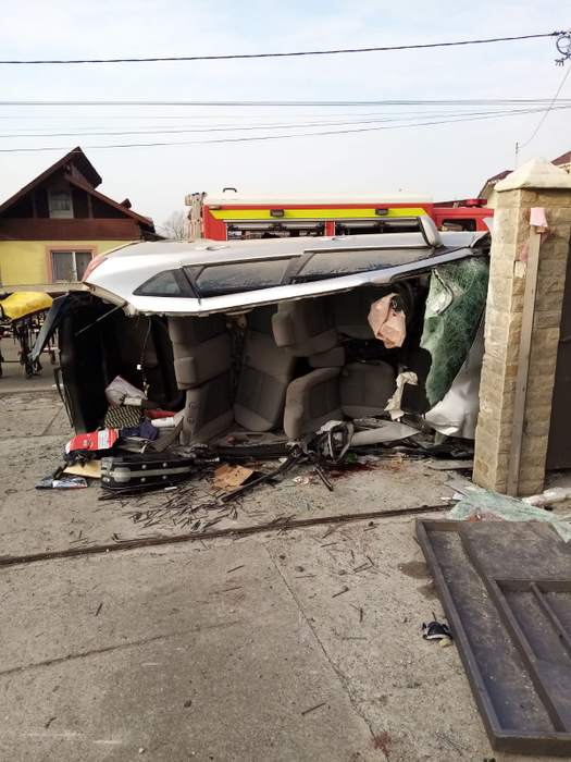 Grav accident de circulație în Suceava. O mașină a intrat într-un cap de pod, iar o persoană a decedat