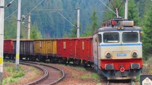 Alertă în Brașov! Locomotiva unui tren privat a luat foc