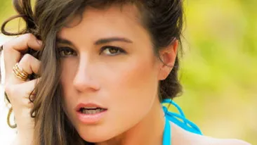 Ce facea aceasta profesoara in timpul liber. Directorul a dat-o pe loc afara cand a vazut pozele. E inacceptabil!