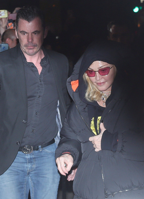 Madonna, prima reacţie după ce a fost văzută mergând în baston, pe stradă: „Nu vreau milă”
