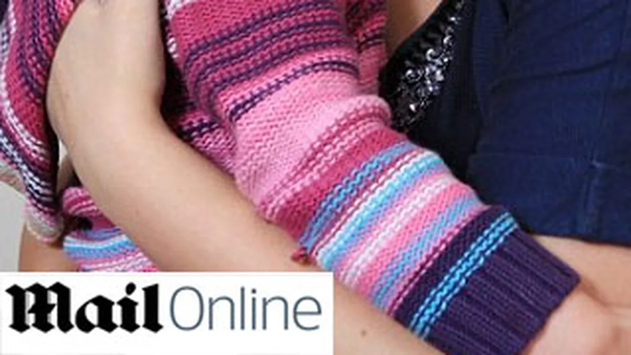 IMPRESIONANT! O mamica aflata pe moarte ii lasa fiicei de trei ani felicitari si sfaturi filmate pentru toata viata