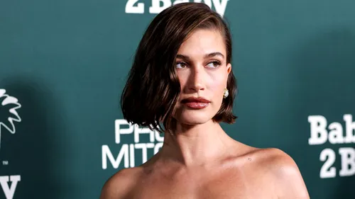 Hailey Bieber, cea mai cool viitoare mămică! TOP 5 ținute cu care soția lui Justin Bieber a epatat