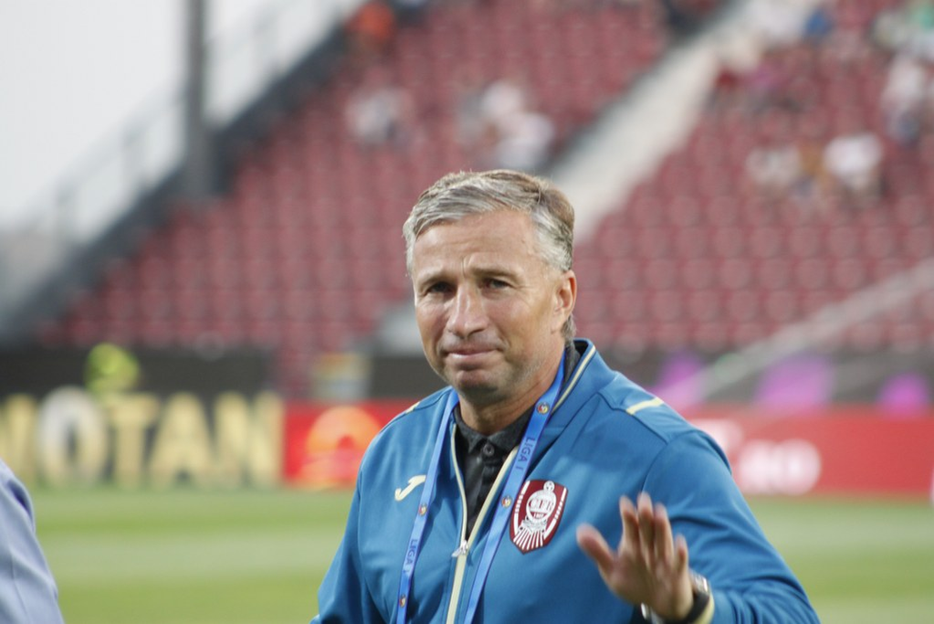 Dan Petrescu este lider cu CFR Cluj în Liga 1