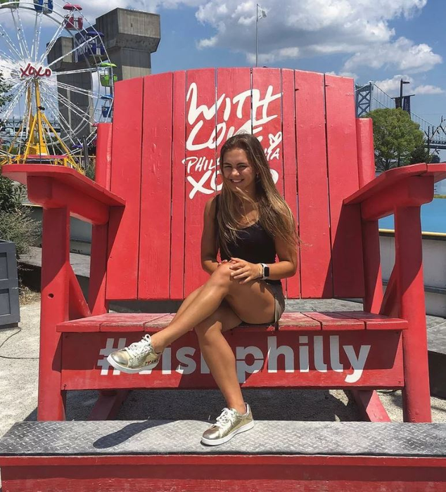 A vrut să îşi facă un selfie, dar a sfârşit tragic. Gimnasta Natalia Stichova a murit/ sursă foto: Instagram
