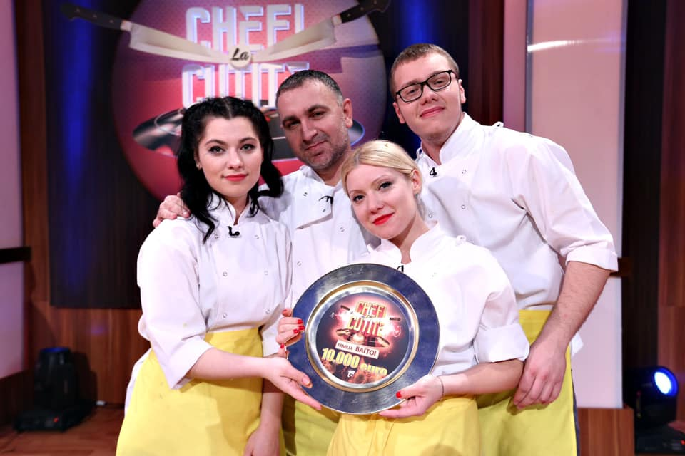 E oficial! Cine a câștigat finala sezonului special de la Chefi la cuțite, dedicat familiilor. Premiul de 10.000 € este al lor