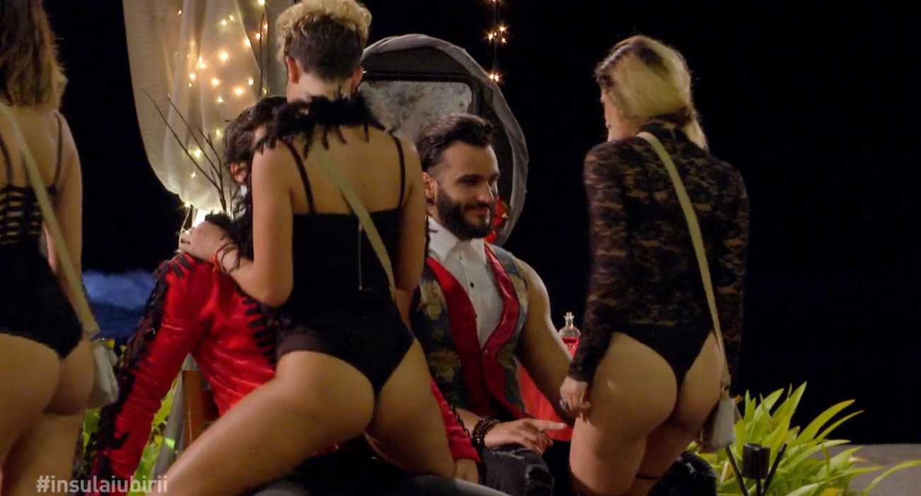Scene indecente aseară, la Insula Iubirii de la Antena 1. Detaliul erotic observat de telespectatori