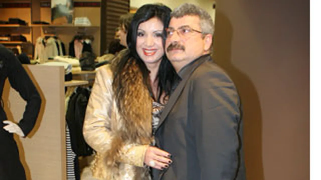 Adriana Bahmuţeanu îl aşteaptă pe Moş Crăciun: Sper să-mi aducă linişte, am înţeles că soţul meu este foarte fericit!