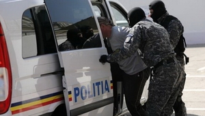 Au dat "bairam" in bloc si s-au batut cu politistii care i-au rugat sa dea muzica mai incet! In ce oras din Romania s-a intamplat