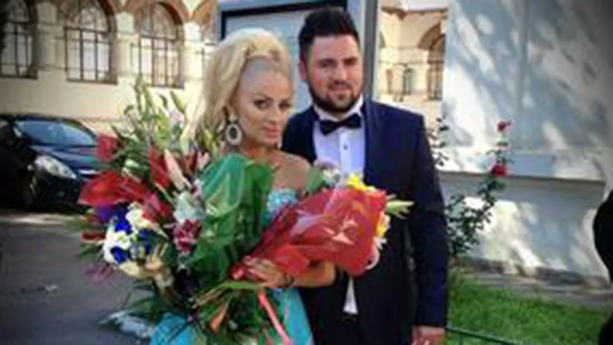 Sanziana Buruiana s-a maritat! Vezi cum au aratat amorezii la cununia civila