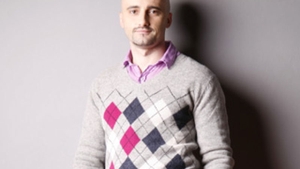 Călin Goia are reţeta perfectă pentru o seară romantică! Vezi cum îşi răsfaţă iubita!