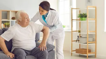 BANC | ”M-a sunat Roxana să-mi propună să mă duc în Italia, să am grijă de un bătrân, 1800 de euro pe lună”