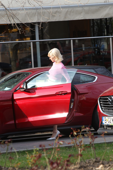 Lidia Buble a ajuns la Mustang și e gata să plece din parcare