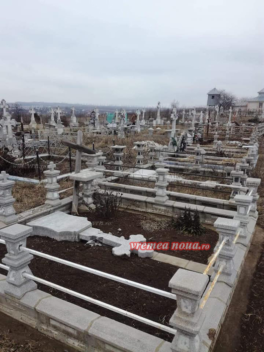 Descoperire halucinantă într-un cimitir din Vaslui. Sătenii sunt îngroziți
