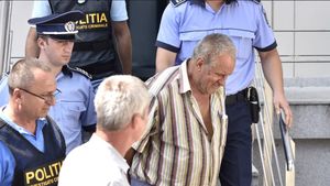 Gheorghe Dincă a fost atacat de bătăușul cu ochi de sticlă, chiar în celulă! Condamnatul periculos îl luase de mult în vizor