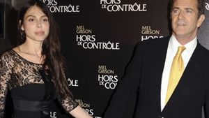Mel Gibson poate ajunge in puscarie pentru ca i-a spart dintii Oksanei