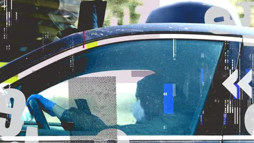 Andreea Marin, în luptă cu COVID-19. Nici în mașină nu se desparte de mască și...