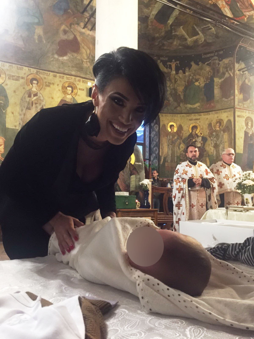 ADELINA PESTRIŢU a devenit naşă pentru a doua oară! Imagini de senzaţie cu iubita lui SPEAK