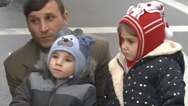 Copilul salvat din puţ după 11 ore, prezent la parada de Ziua Naţională! Reuniune emoţionantă cu salvatorii săi