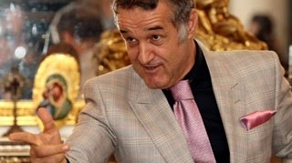 Gigi Becali vrea sa intervina in forta intre Cruduta si Nila: "Daca e femeie usoara, o lasi, nu o bati! Daca se mai intampla vreodata asa ceva, va promit eu ca Mihai se duce la puscarie!"